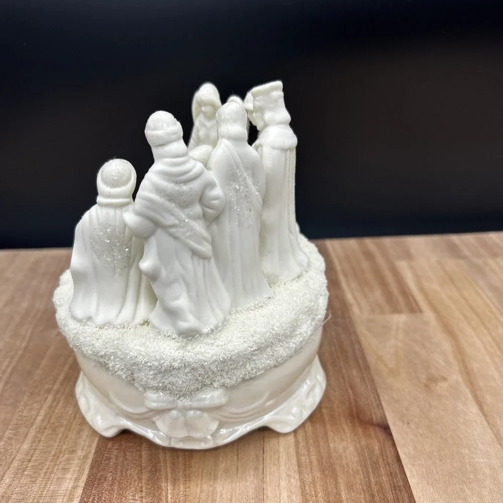 Cracker Barrel Nativity Music Box Silent Night Works Perfectly Christmas Glitter